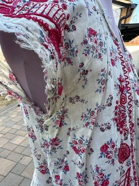 Embroidered Sleeveless Tunic
